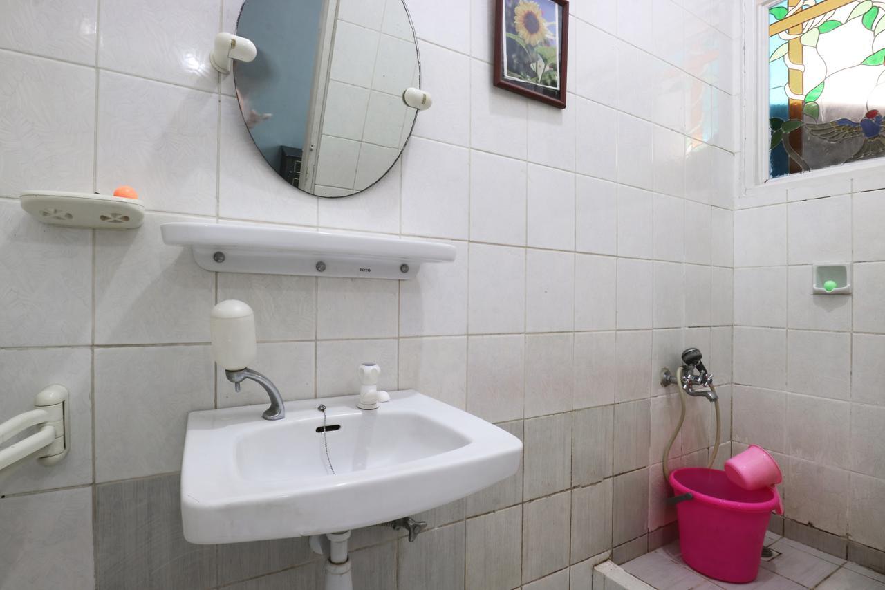 Wisma tamu Sri Manganti 2*