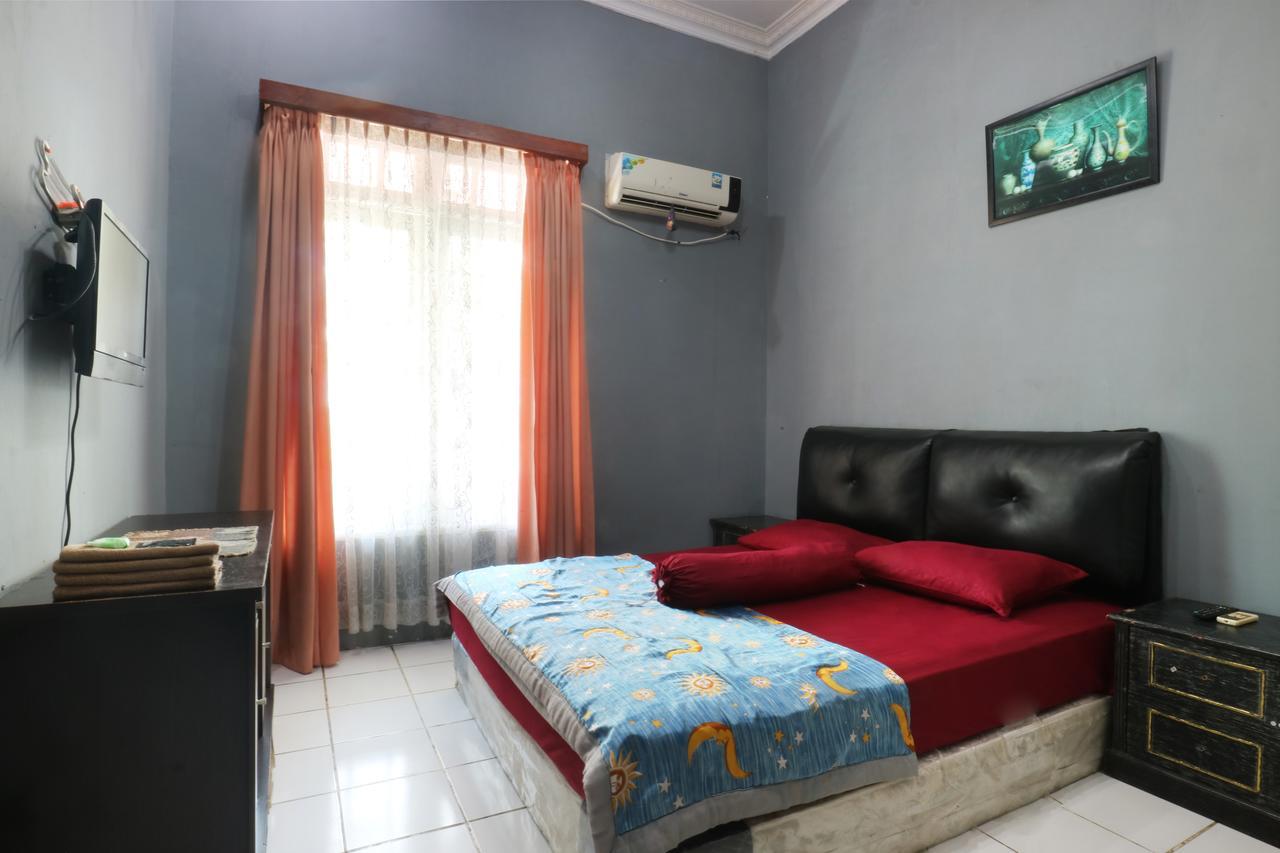 Wisma tamu Sri Manganti 2*